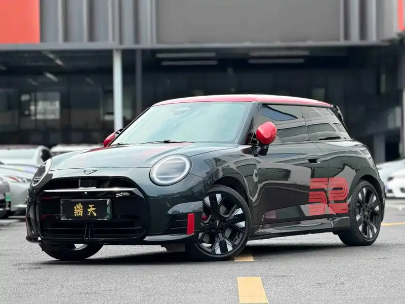MINI JCW, 2025