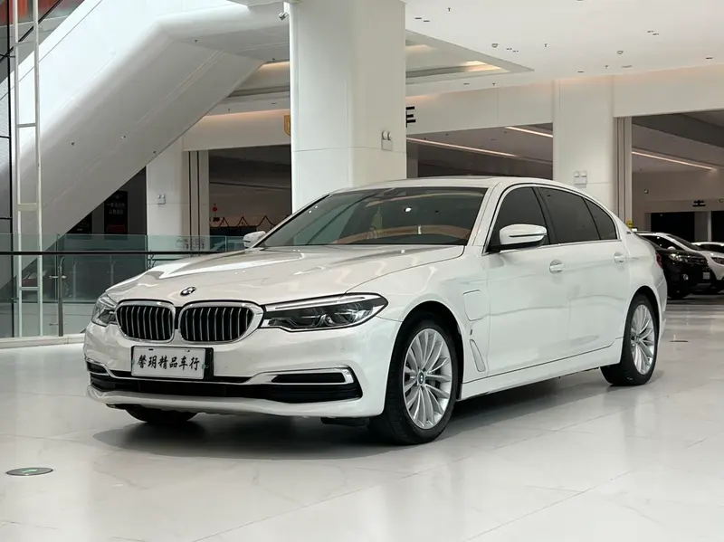BMW 5-Series PHEV, 2019