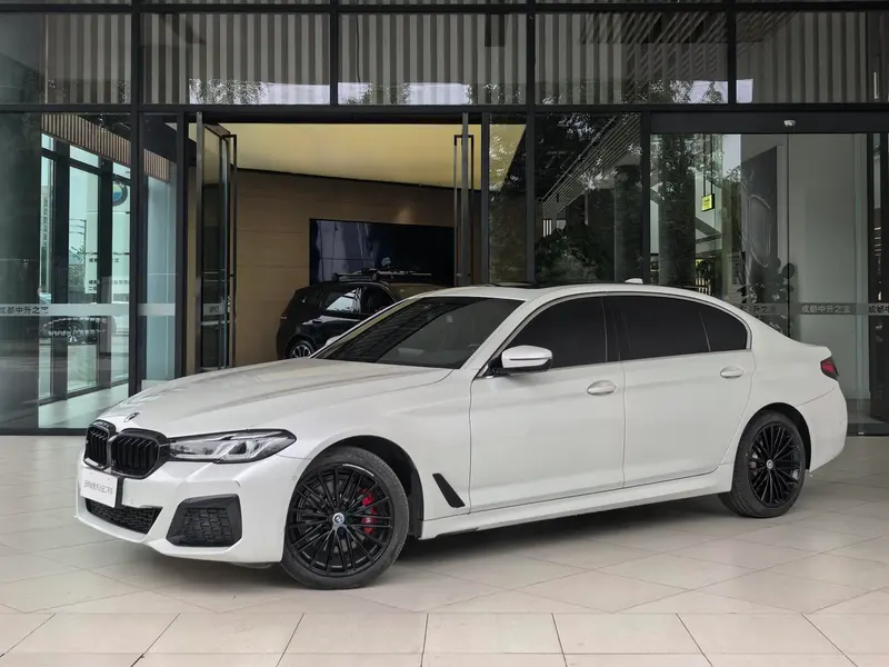 BMW 5-Series, 2021