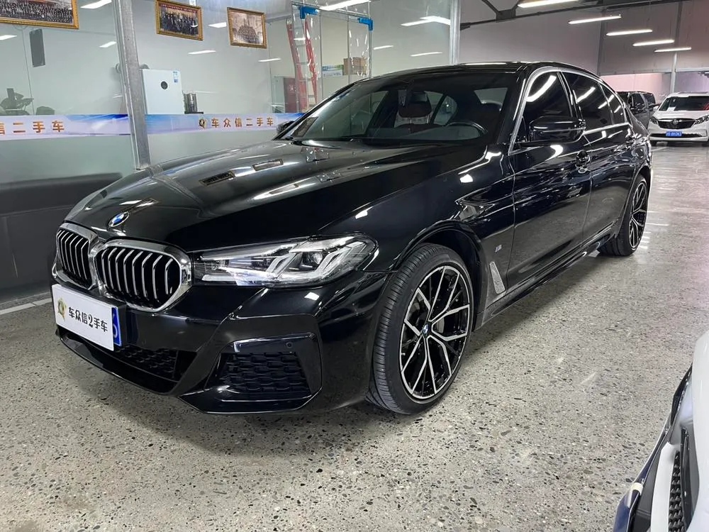 BMW 5-Series, 2022