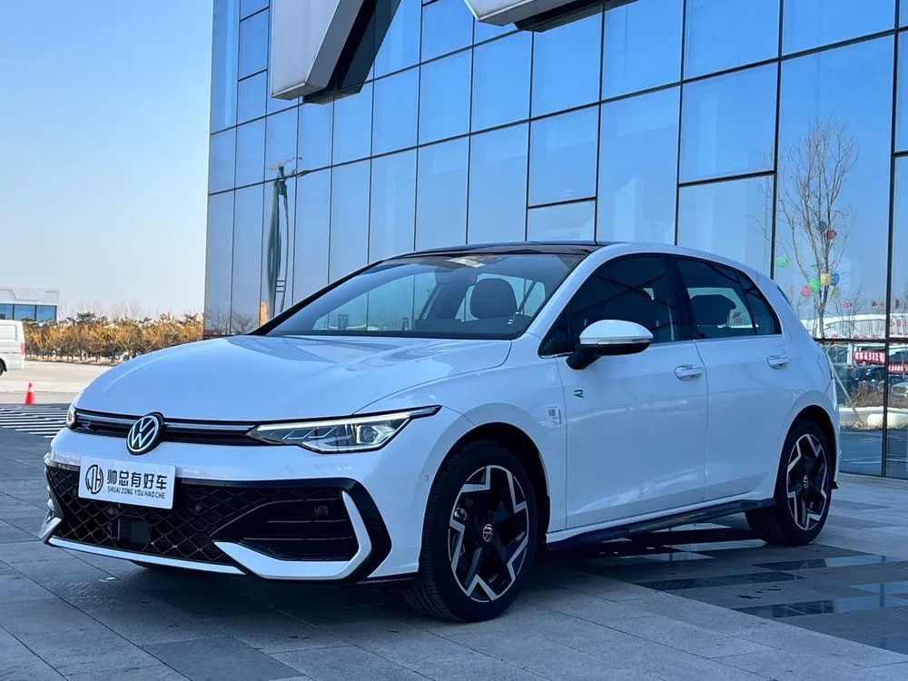 Volkswagen Golf, 2025