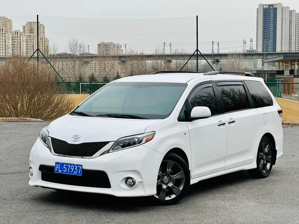 Toyota Sienna, 2016