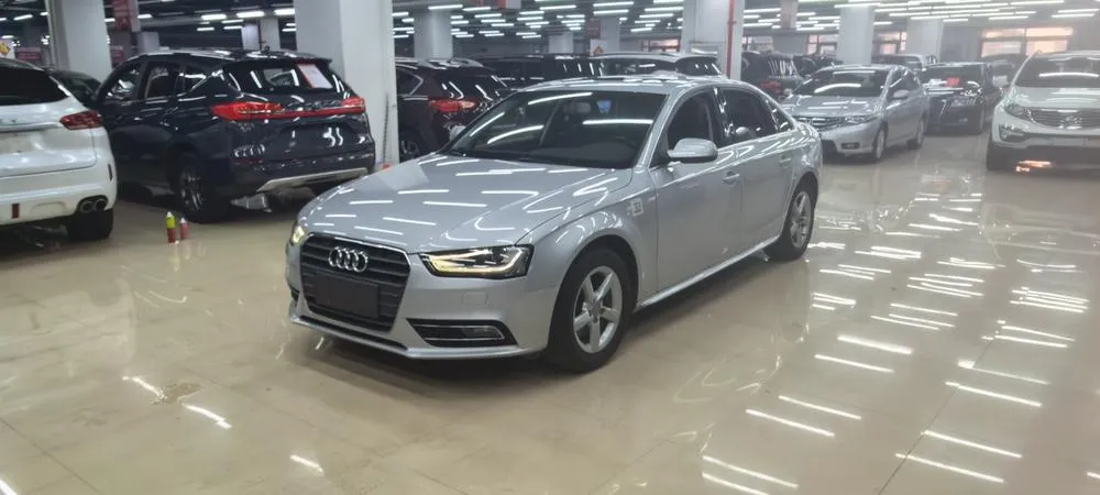 Audi A4L, 2015