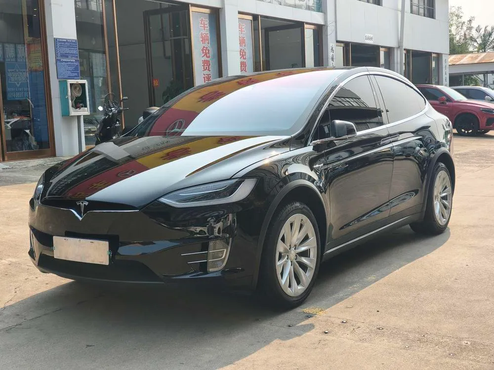 Tesla Model X, 2016