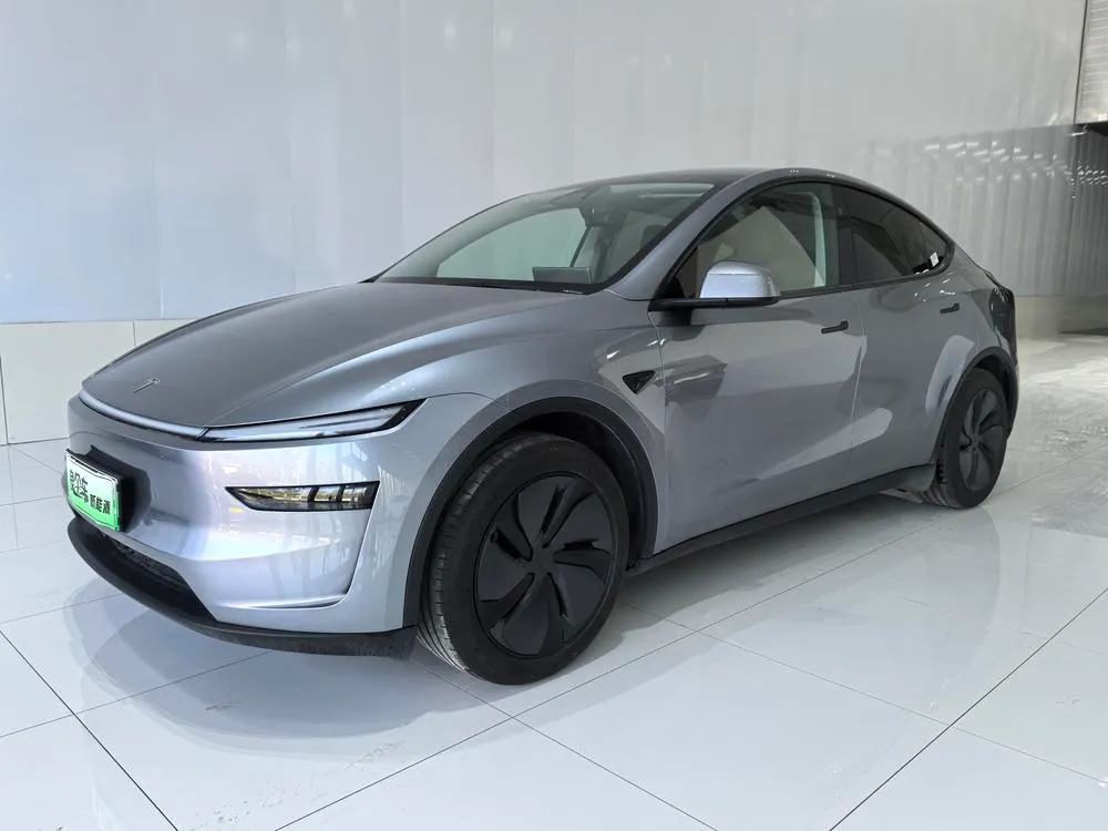 Tesla Model Y, 2025
