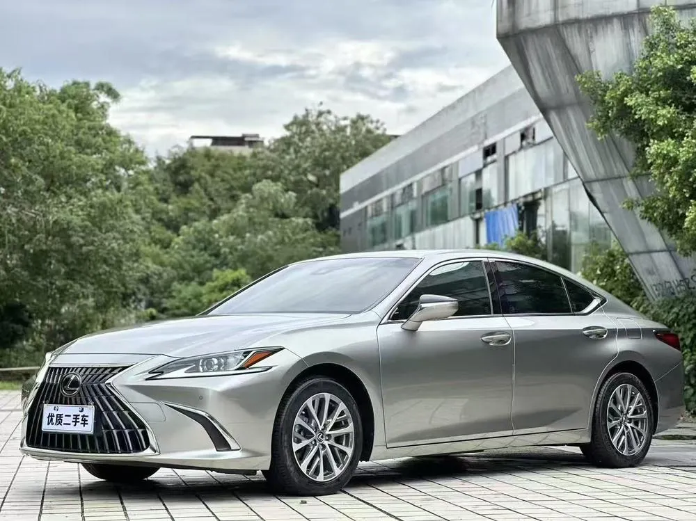Lexus ES, 2021