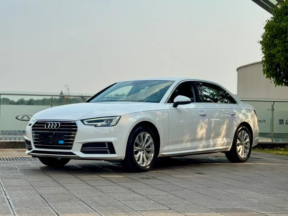Ауди A4L 40 TFSI Version CN6, 2019 — фото 1