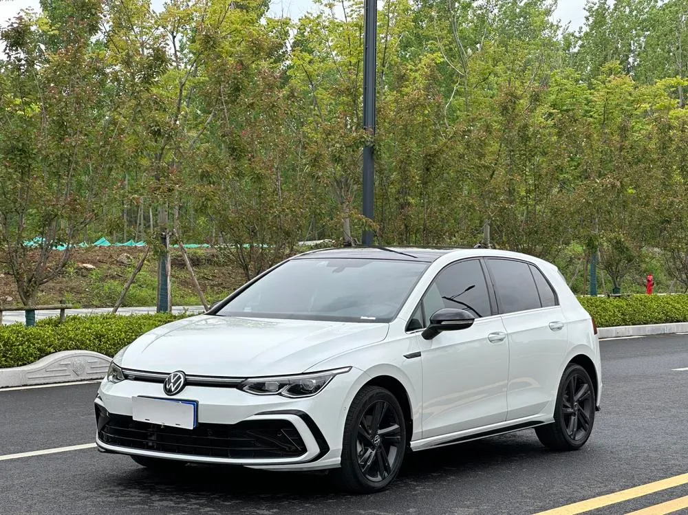 Volkswagen Golf, 2023