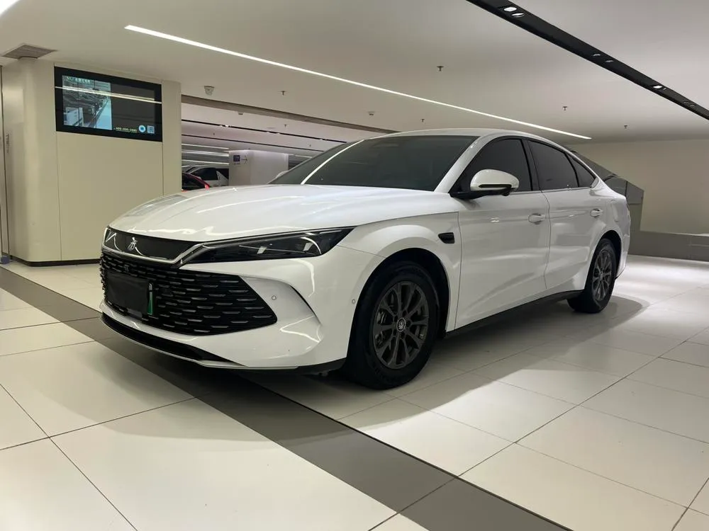 BYD Qin L DM, 2025
