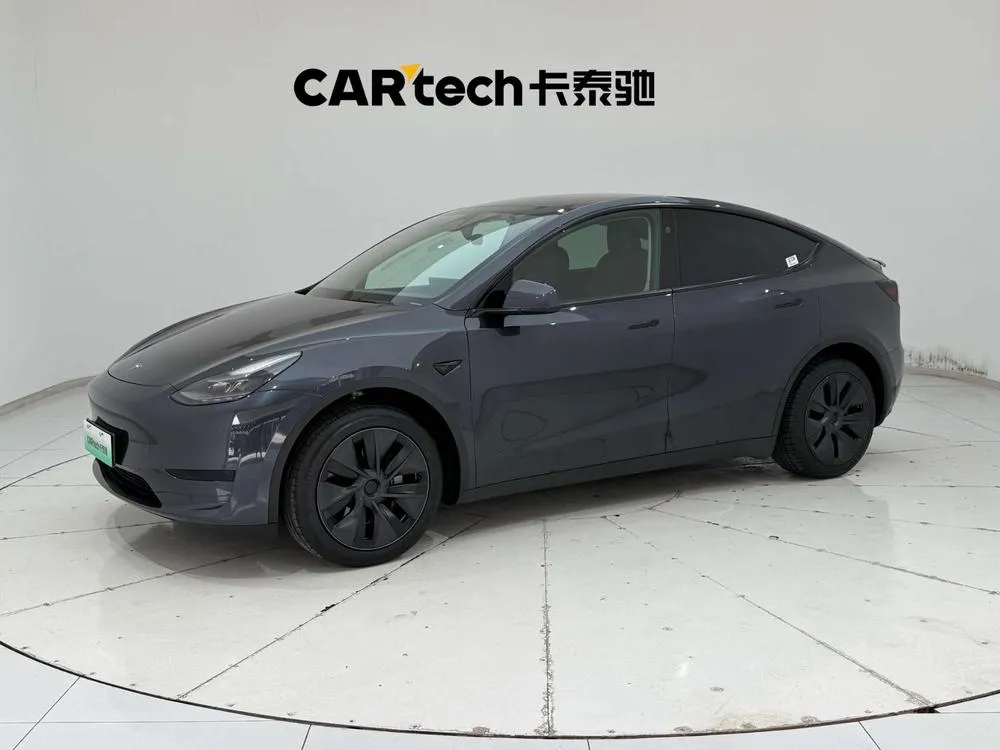Tesla Model Y, 2024