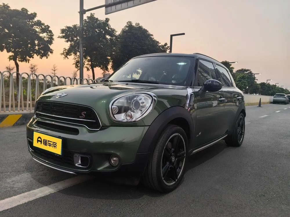 MINI COUNTRYMAN, 2015