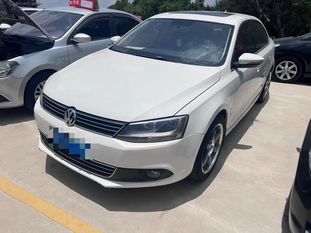 Volkswagen Sagitar, 2012