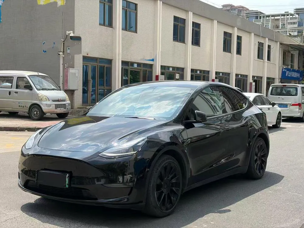 Tesla Model Y, 2021