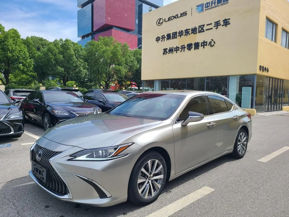 Lexus ES, 2020