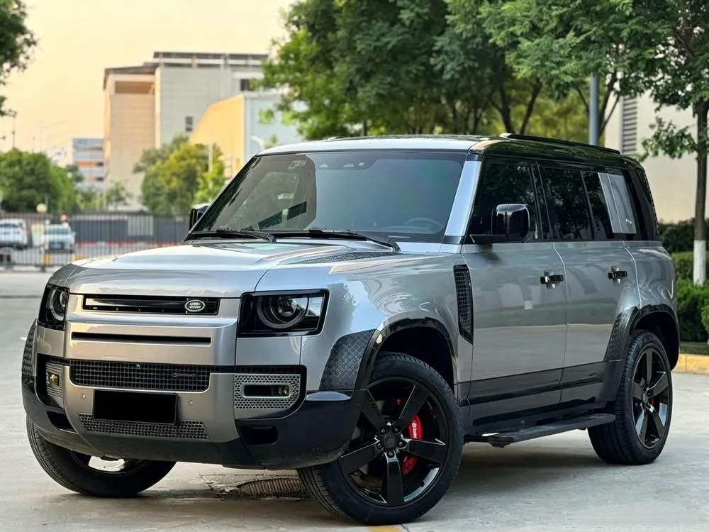 Land Rover Defender, 2023