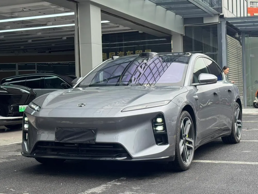 NIO ET5, 2025