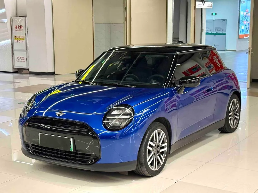 MINI Cooper Electric COOPER E Classic, 2024 — фото 1