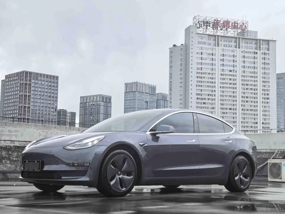 Tesla Model 3, 2020
