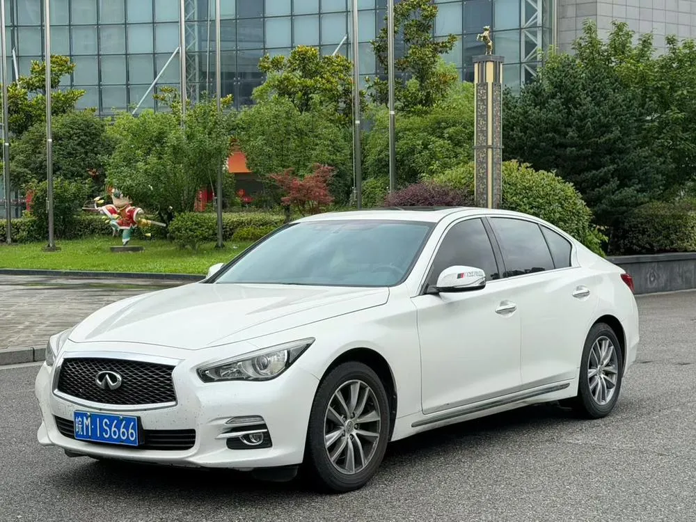 Infiniti Q50L, 2016