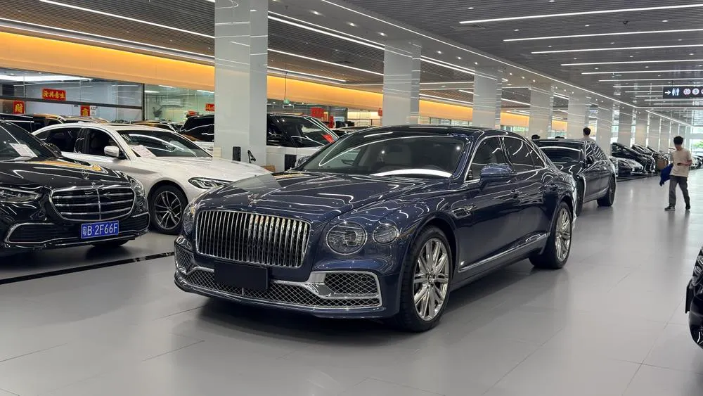 Bentley Flying Spur, 2022