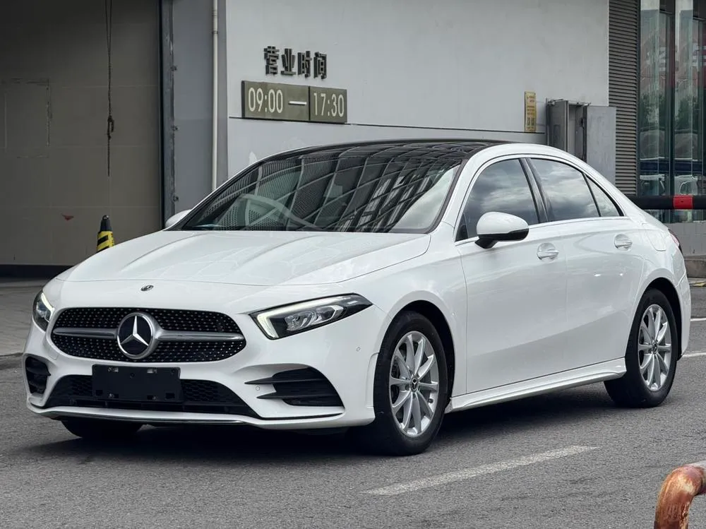 Mercedes-Benz A-Class Facelift A 200 L Sport Fashion Version, 2020 — фото 1