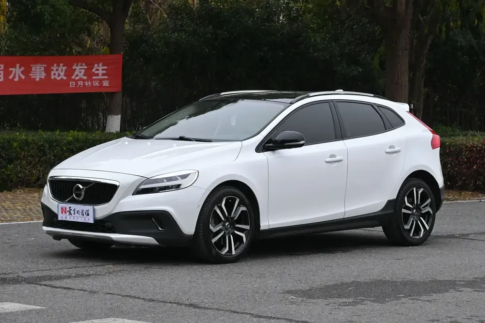 Volvo V40, 2017