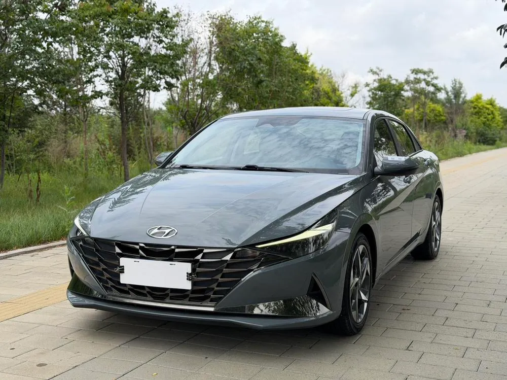 Hyundai Elantra, 2022