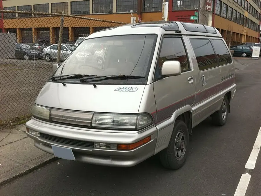 Toyota MasterAce Surf — фото модели