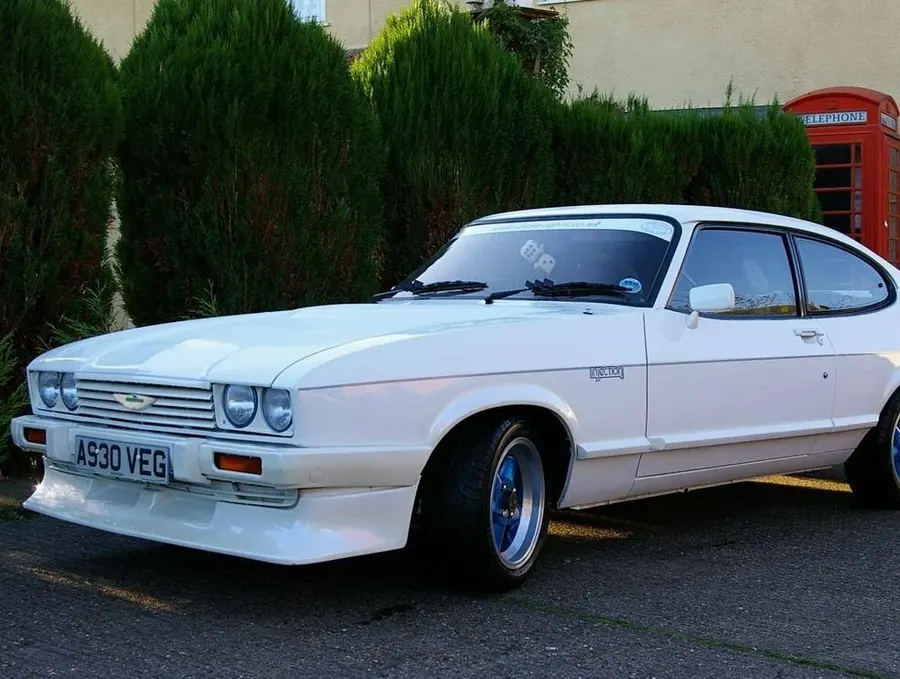 Aston Martin Tickford Capri — фото модели