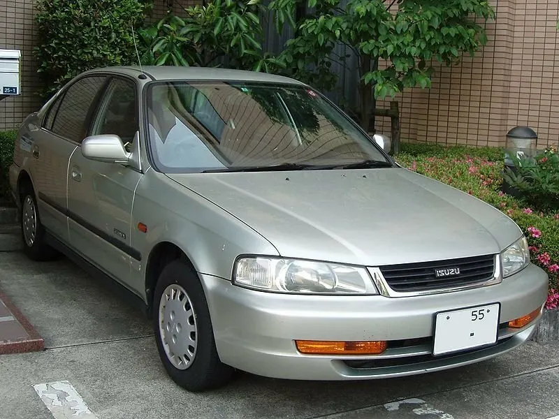 Isuzu Gemini — фото модели