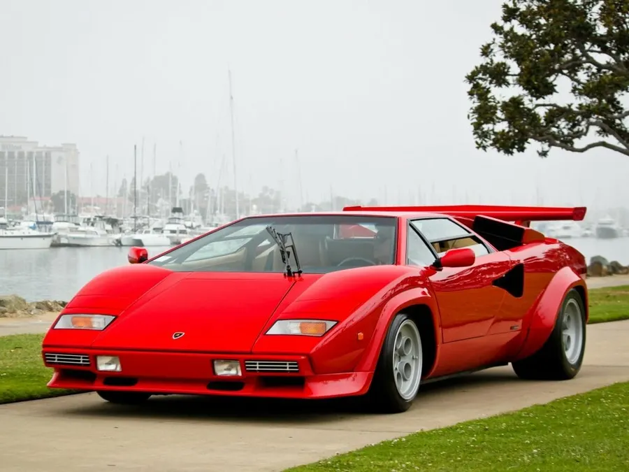 Lamborghini Countach — фото модели