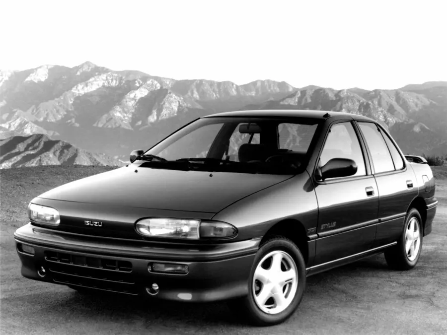 Isuzu Stylus — фото модели