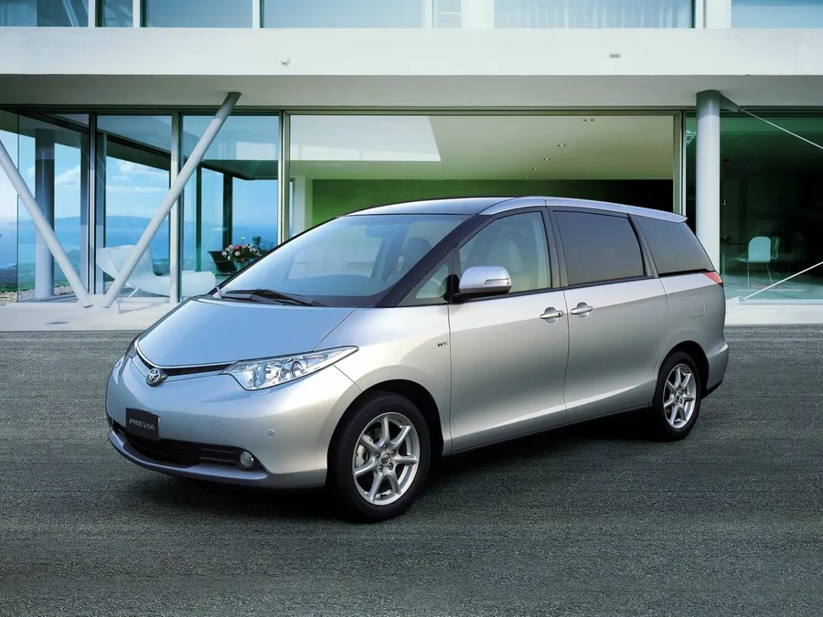 Toyota Previa — фото модели