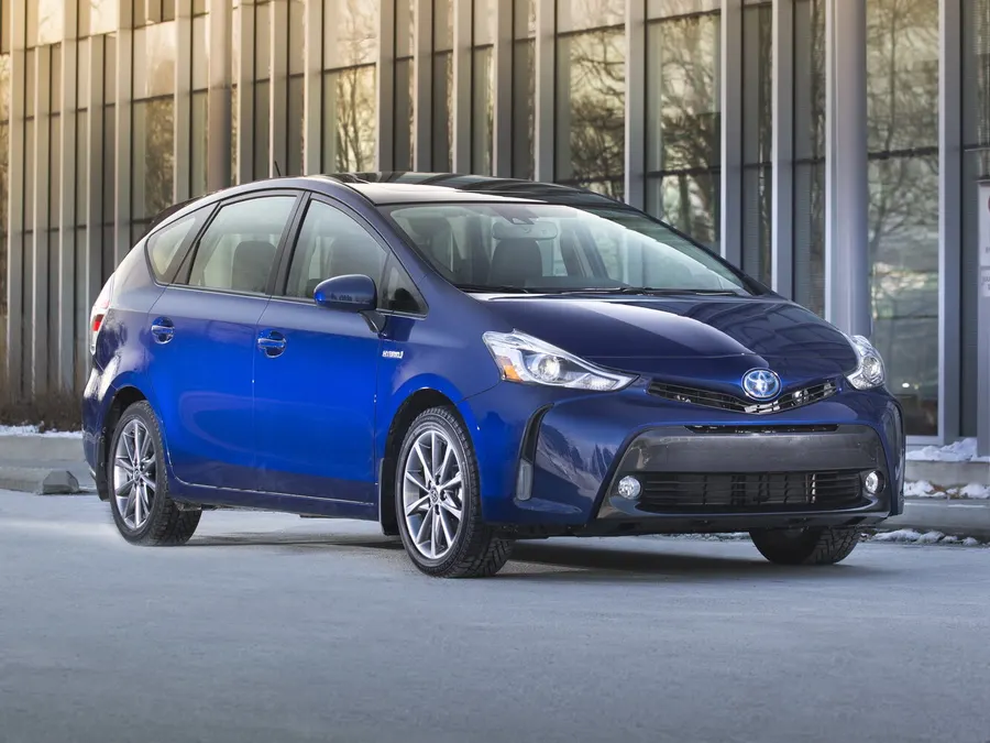 Toyota Prius v (+) — фото модели