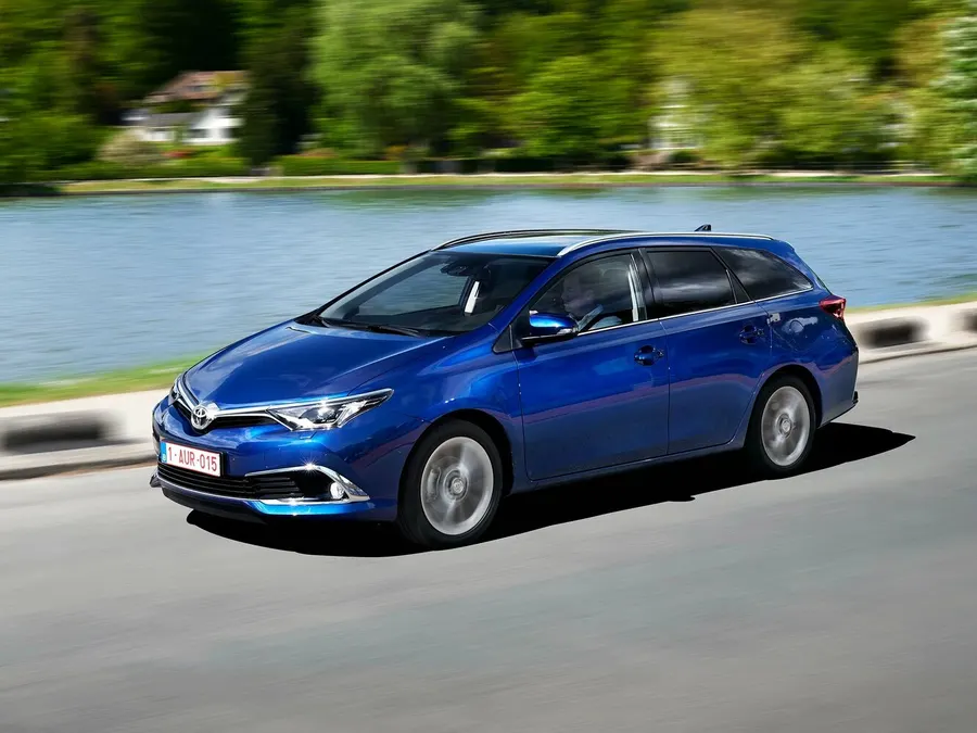 Toyota Auris — фото модели