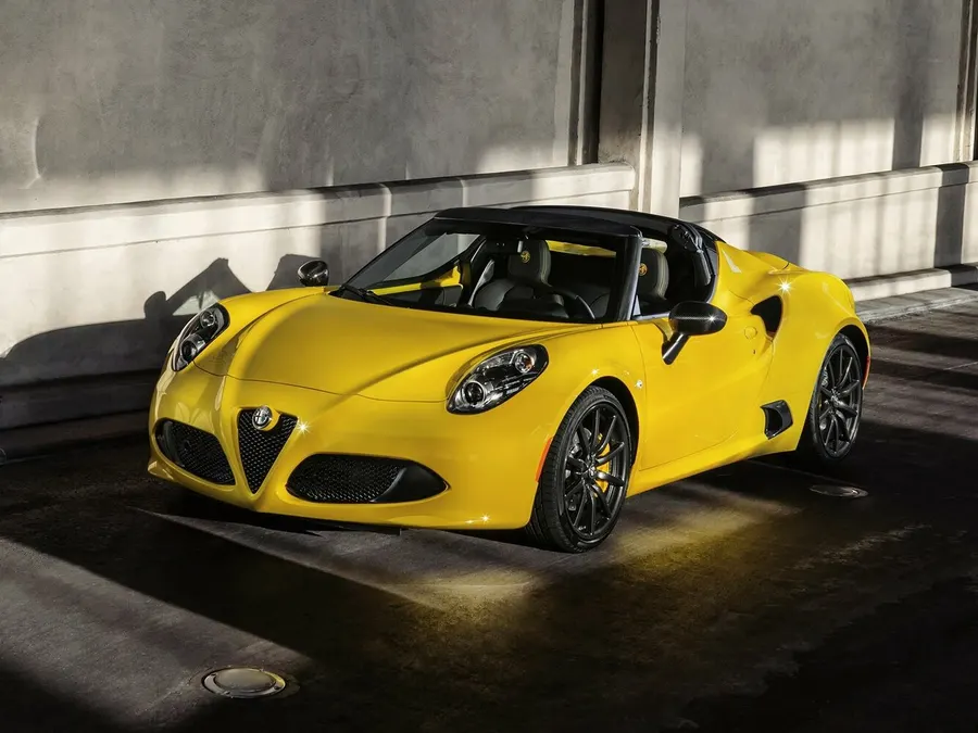 Alfa Romeo 4C — фото модели