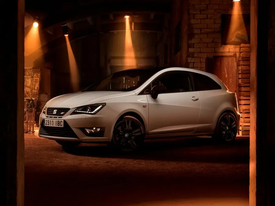 SEAT Ibiza Cupra — фото модели