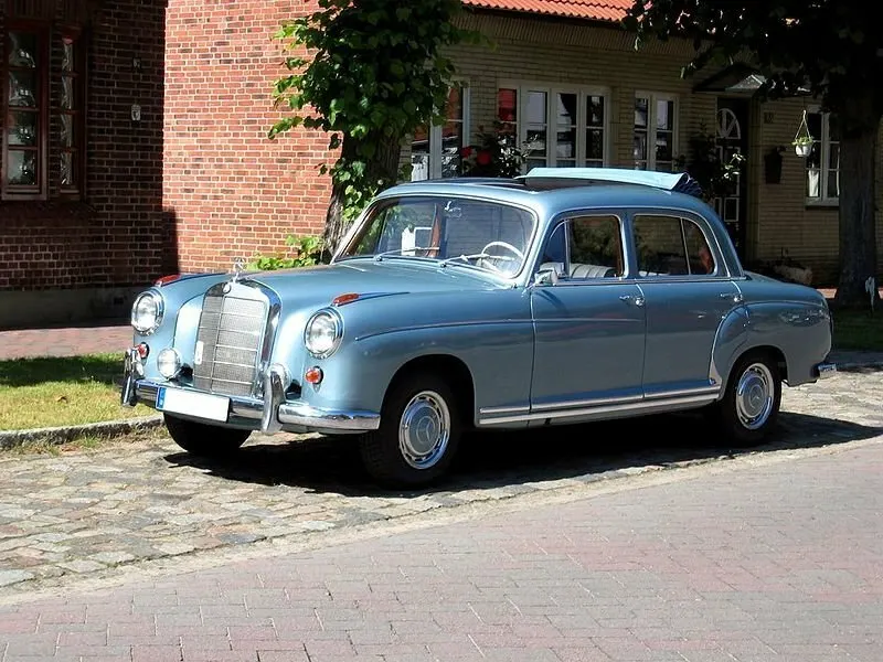 Mercedes-Benz W128 — фото модели