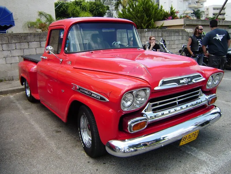 Chevrolet Apache — фото модели