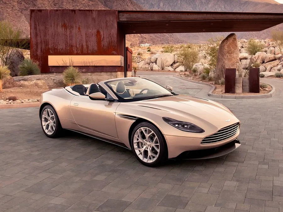 Aston Martin DB11 — фото модели