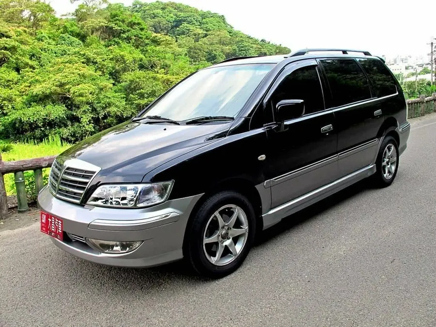Mitsubishi Savrin — фото модели