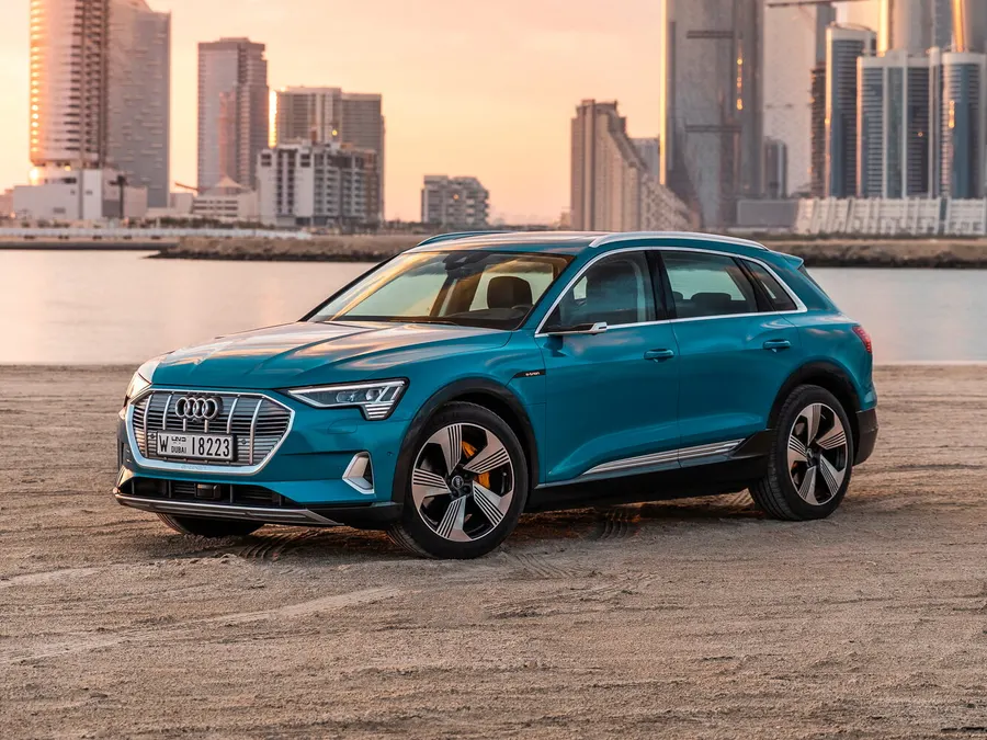 Audi e-tron — фото модели