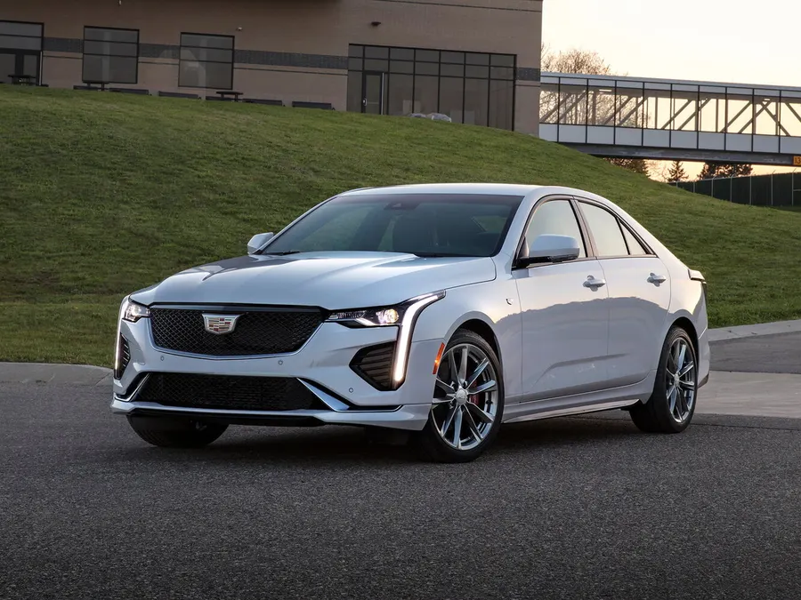 Cadillac CT4 — фото модели
