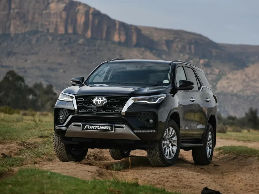 Toyota Fortuner — фото модели
