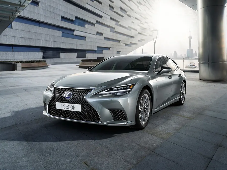 Lexus LS — фото модели