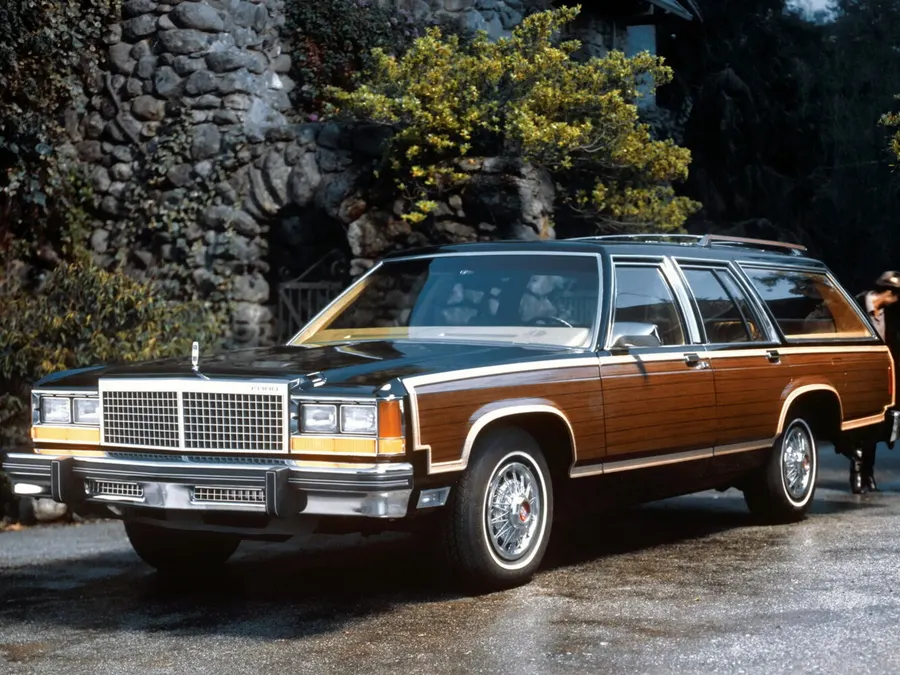 Ford LTD Country Squire — фото модели