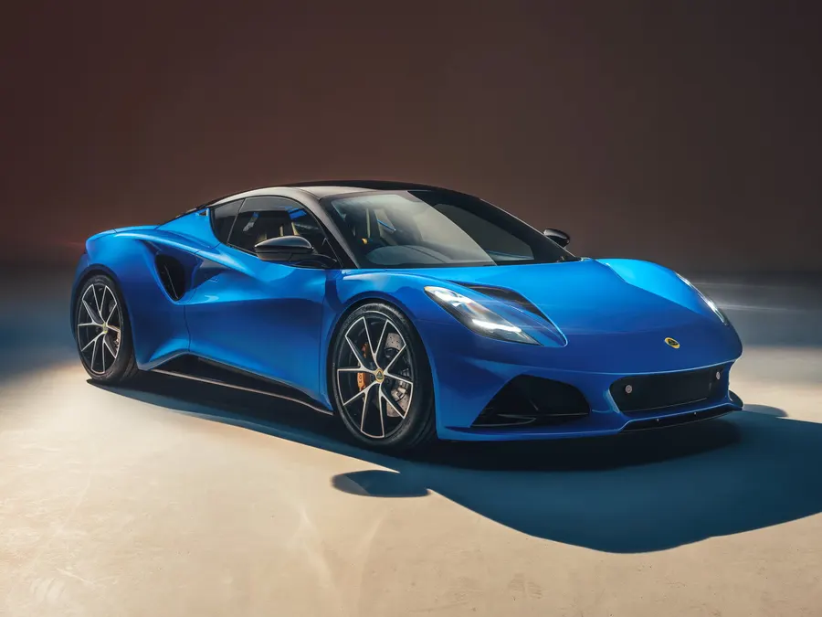 Lotus Emira — фото модели