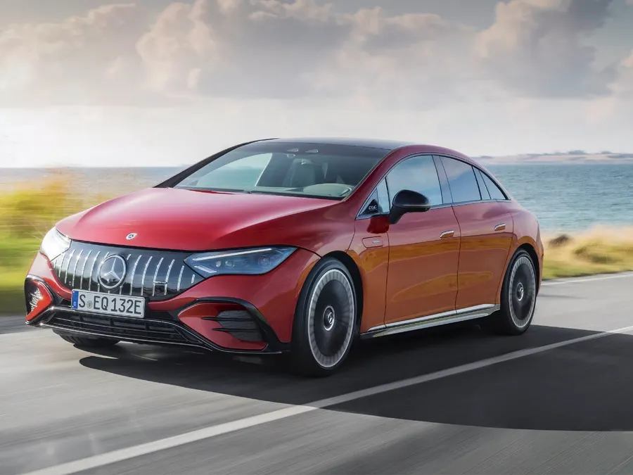 Mercedes-Benz EQE AMG — фото модели