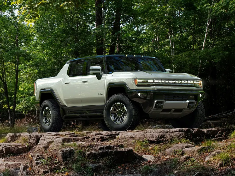 GMC Hummer EV — фото модели — фото 1