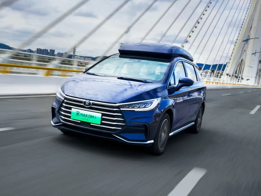 BYD Song Max — фото модели